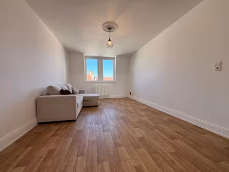 appartement 3 pièces entièrement rénové ? amnéville centre 90 m2 avec balcon
