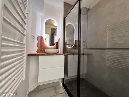 bel appartement t2 avec balcon  parking et résidence sécurisée
