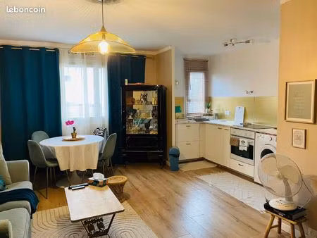 t2 meublé – 42 m² – métro au pied de l'immeuble – maisons-alfort (les juilliottes)