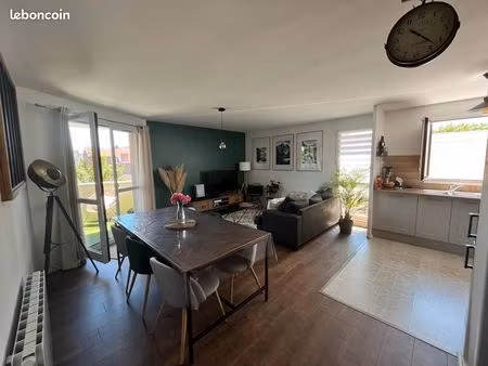 appartement t3 de 65m2 avec balcon cave et parking