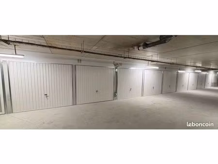 lot 5 garages neufs loués