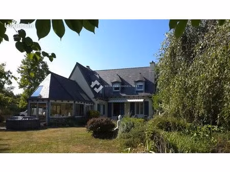 maison 9 pièces 184 m²