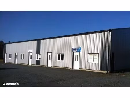local d'activité de 100 m² avec bureau et grand portail
