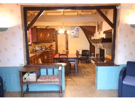 maison individuelle de village   avec jardin et garage