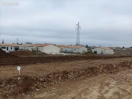 terrain 369 m² echire