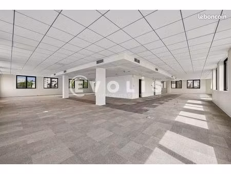 bureaux 662 m²