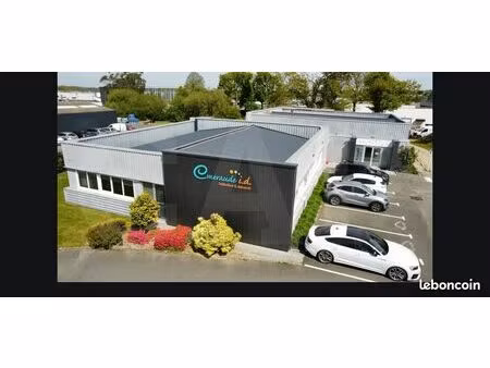 bureaux 246 m²