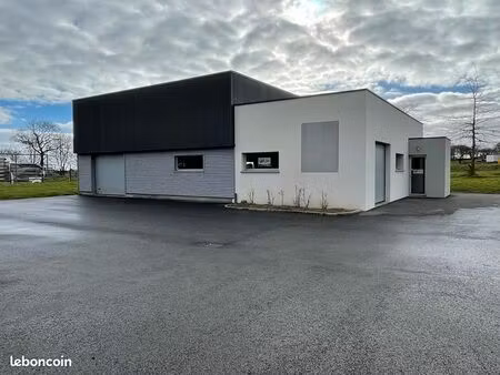 local 232 m² plerneuf