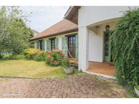 pavillon 11 pièces 234 m²