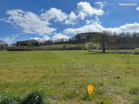 terrain 263 m² le sequestre