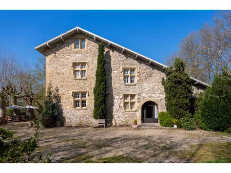 villa de luxe à vendre à saint-laurent-de-gosse