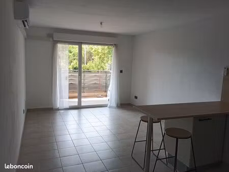 t3 56m2 avec balcon