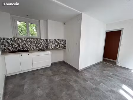 immeuble 4 pièces 79 m²