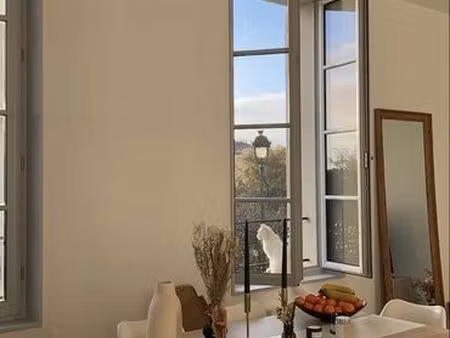 bel appartement t3 rénové dans immeuble avec cachet