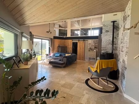 maison de 350 m2 de construction sur 769 m2 de terrain avec vue pont de l’île de ré et vue