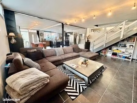 maison type loft centre ville royan