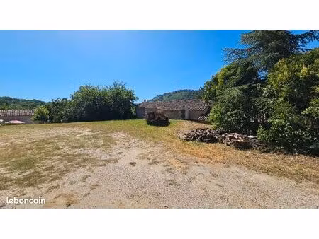 terrain 1 200 m² ansouis