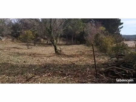 terrain à bâtir de 1500 m² à la bastidonne (84)