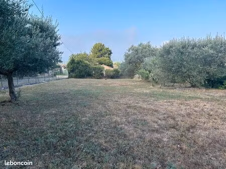 terrain à bâtir viabilisé – 530 m² – permis purgé – villelaure