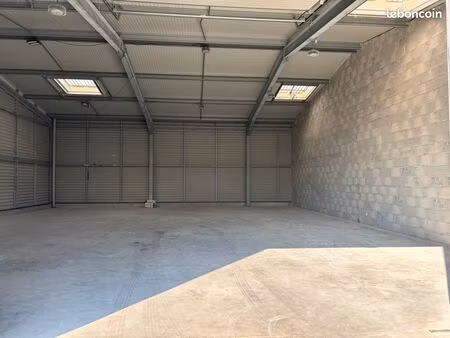 entrepot 190 m2