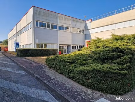 local 5102 m² limoges