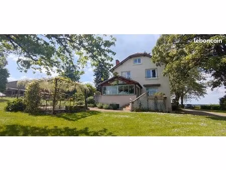 propriété 5 pièces 162 m²