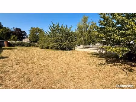terrain 738 m² vaureal