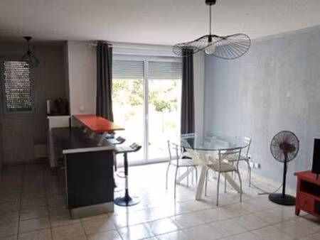 albi - t2 meublé 43m² avec piscine & parking