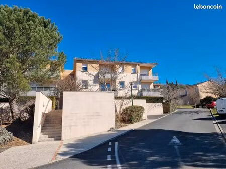 apparemment t2 46m2 terrasse parking et piscine