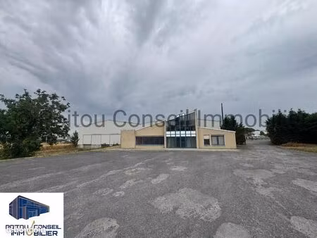 local d'activité 2 600 m²