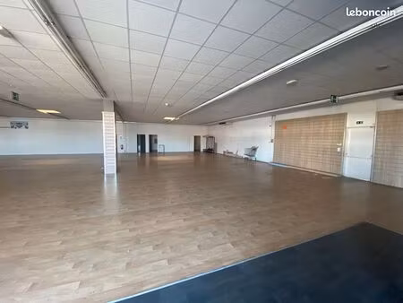 local commercial 660 m² rochefort