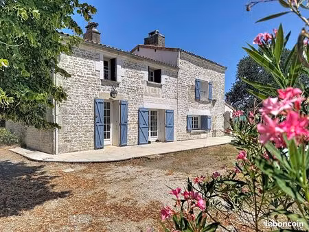 vends maison coeur de chauray