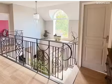 maison 7 pièces 299 m²