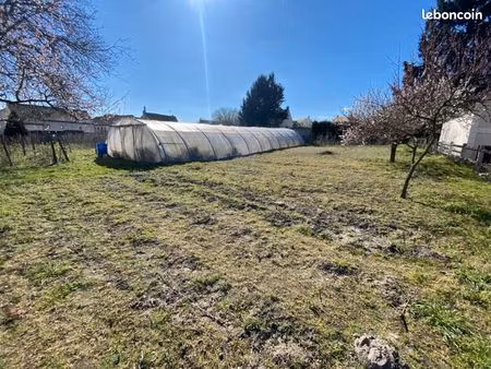 terrain 640 m² attainville