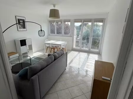 chambre meublée