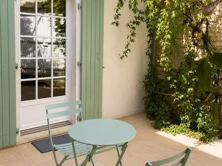 duplex meublé 50 m² avec patio privatif à thairé (agglo. la rochelle)