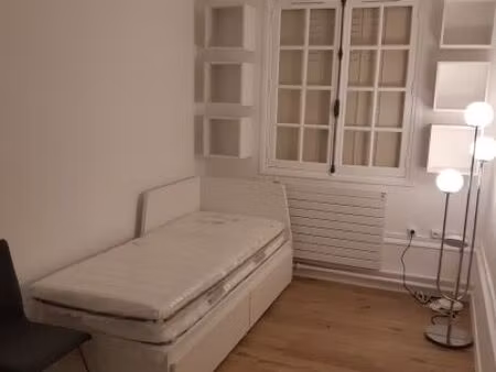 location studio meublé