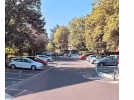 parking extérieur le chesnay 78