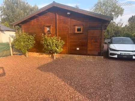 vend chalet 40 m2 avec dépendance de 12 m2 avec chauffage et éclairage sur une parcelle de