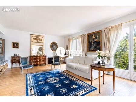 propriété 7 pièces 200 m²