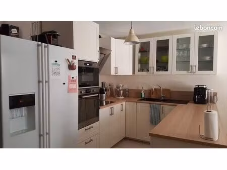 appartement meublé / terrasse+jardinet / parking privé