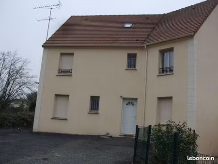 poissy  appartement f2 avec jardin