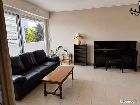 t4 79 m² – 3 chambres – balcon – ascenseur – dpe b – poitiers