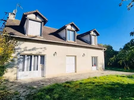 maison familiale spacieuse avec dépendance