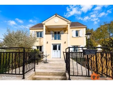 maison 6 pièces 170 m²