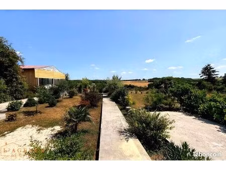 maison 7 pièces 220 m²