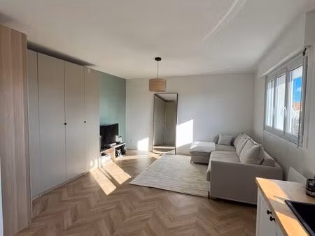 a louer - studio meublé de 26m2 à montesson (laborde) - 790 cc