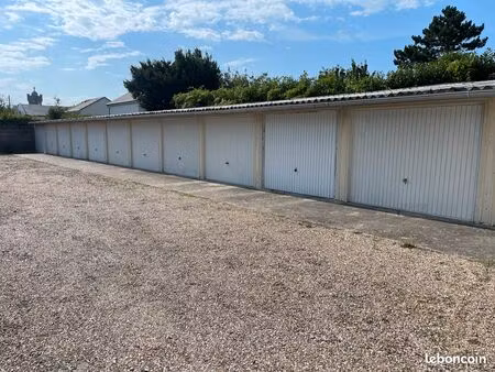 à louer garage/box garde meuble