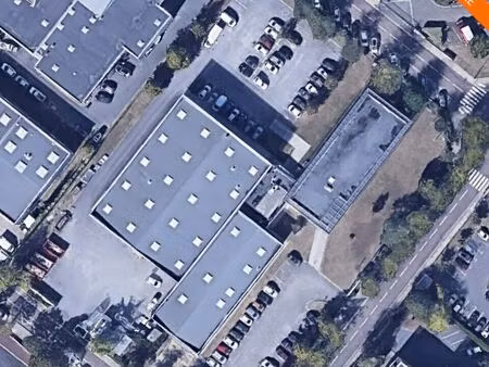 local d'activite 3003 m² poissy
