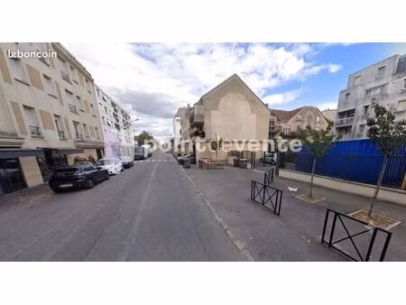local commercial 239 m²